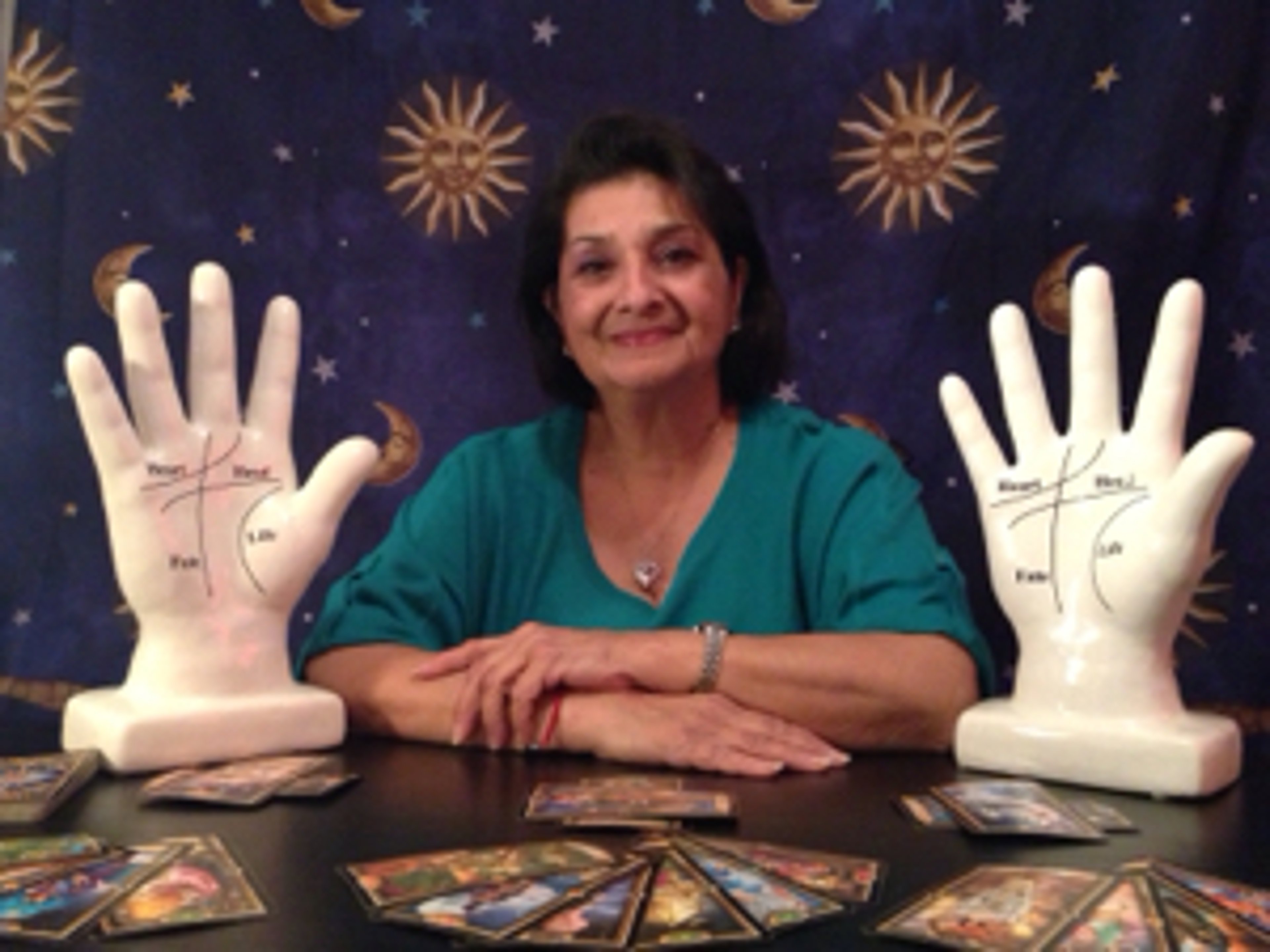 🔮 Psychic Julia 🔮