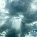How to Recognize When an Angel is Near: 7 Heavenly Signs