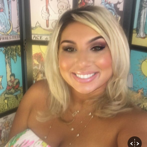 Love Psychic Nadia